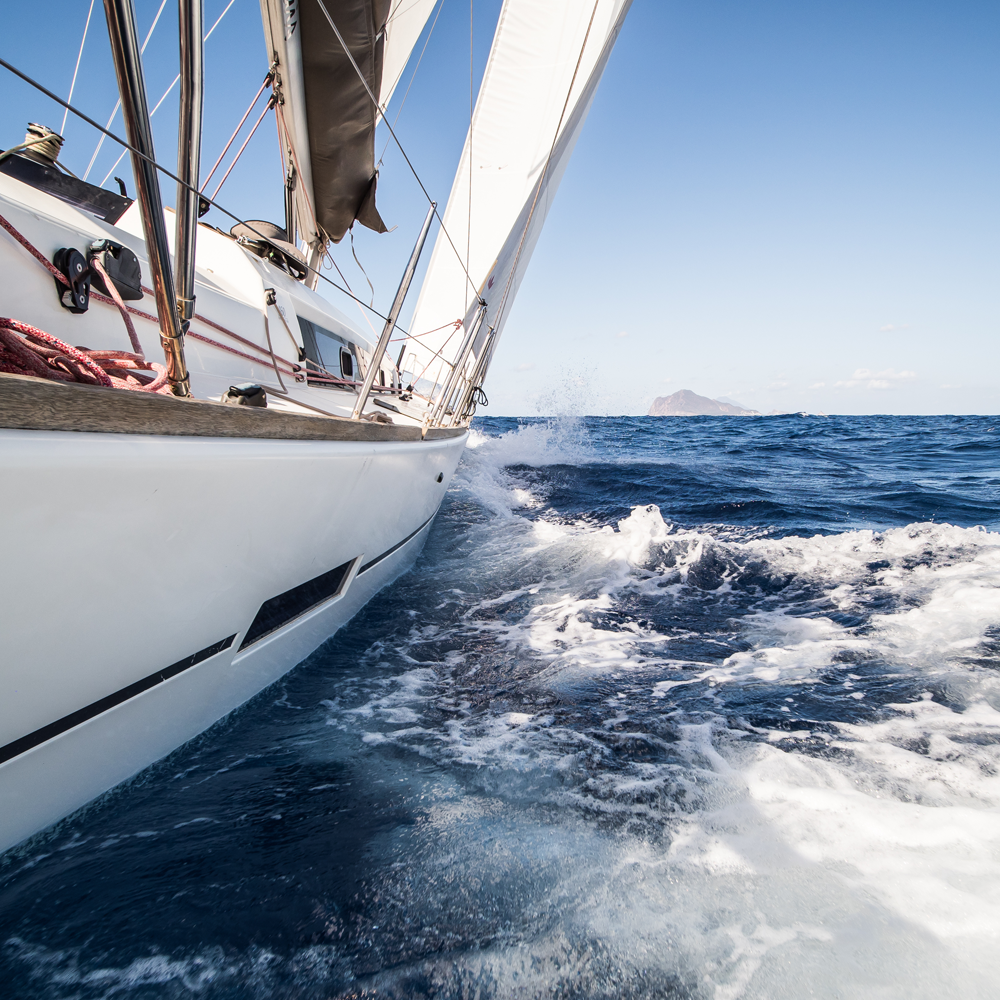 HYDAC dehumidifier keeps Andoo Comanche on course